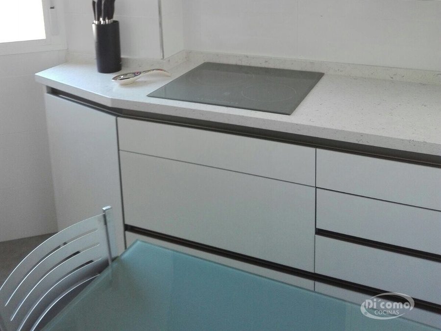 Cocinas Minimalistas en Sevilla — proyecto real Di’Como Cocinas 1