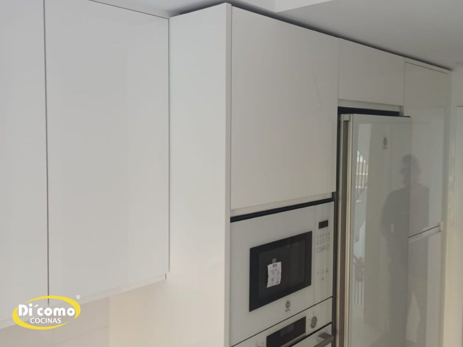 Cocinas Minimalistas en Sevilla — proyecto real Di’Como Cocinas 3