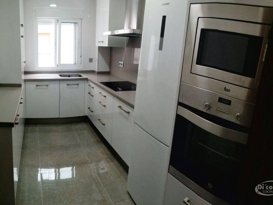 Cocinas Minimalistas en Sevilla — proyecto real Di’Como Cocinas 6