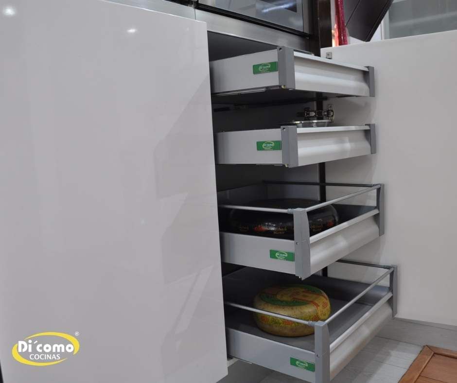Cocina con isla en exposición