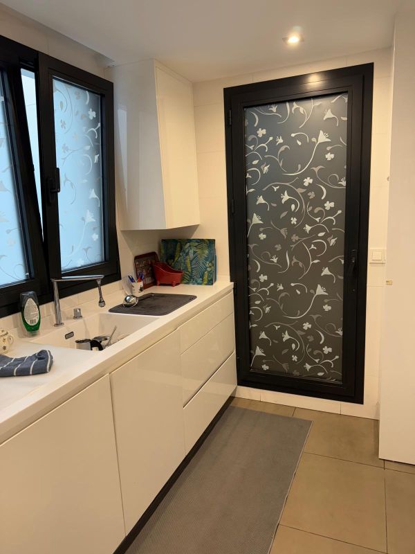 Cocina en Blanco Brillante con encimera blanca - Di´Como Cocinas