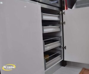 18-300x251 5 Ventajas de renovar tu vieja cocina