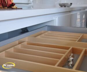 5-300x251 5 Ventajas de renovar tu vieja cocina