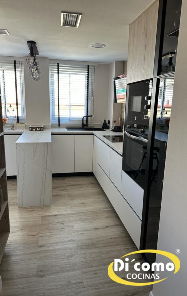 5-1-647x1024 Celebrando un Año de Innovación y Gratitud - Nuestras Últimas Creaciones en Sevilla y Nuestros Mejores Deseos para 2024