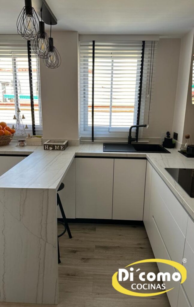 6-1-647x1024 Celebrando un Año de Innovación y Gratitud - Nuestras Últimas Creaciones en Sevilla y Nuestros Mejores Deseos para 2024