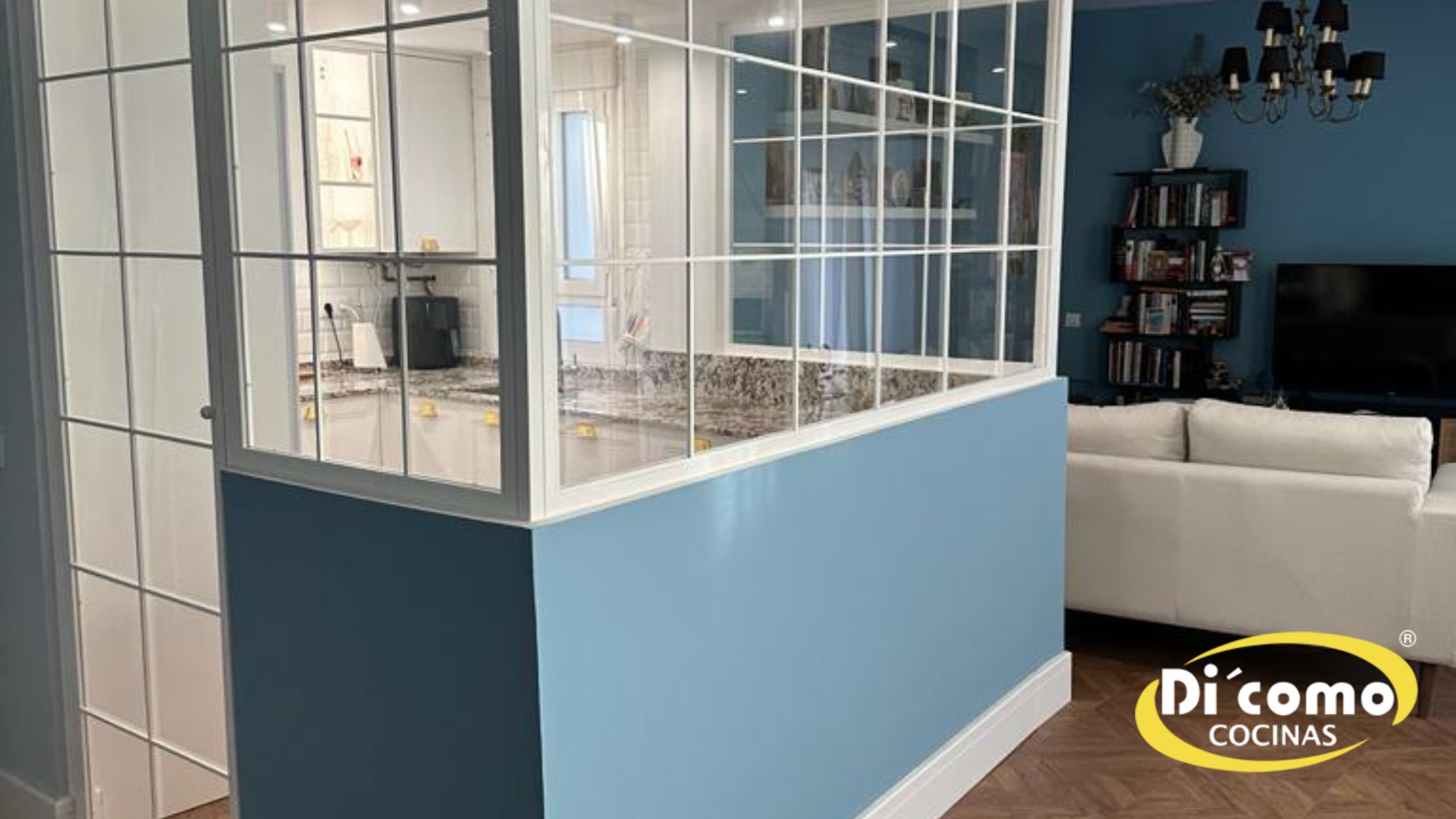 Elegancia Transparente: Donde la Cocina se encuentra con el salón
