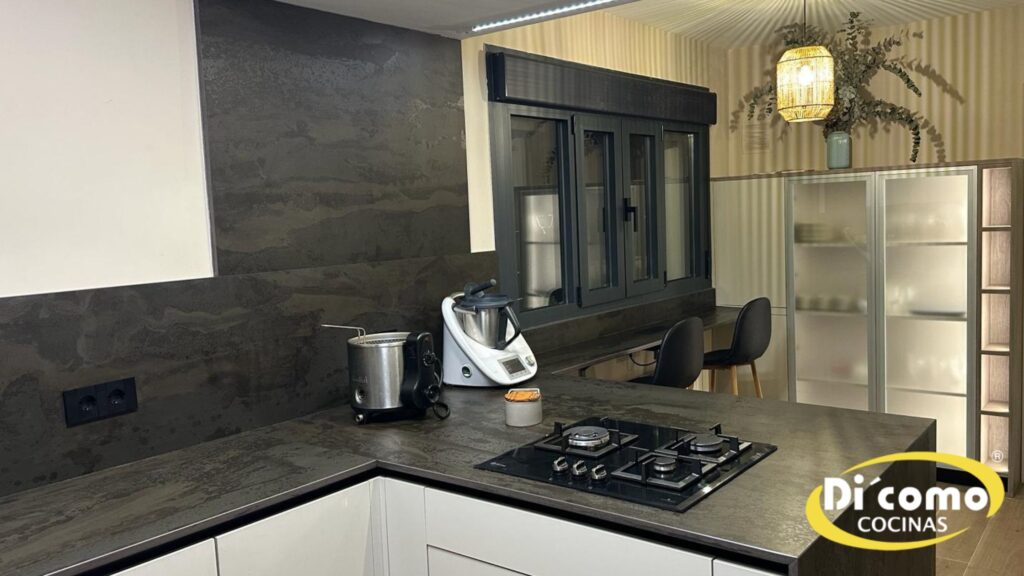 5-1024x576 Transformación Total: Renovando tu Cocina con Di´Como Cocinas