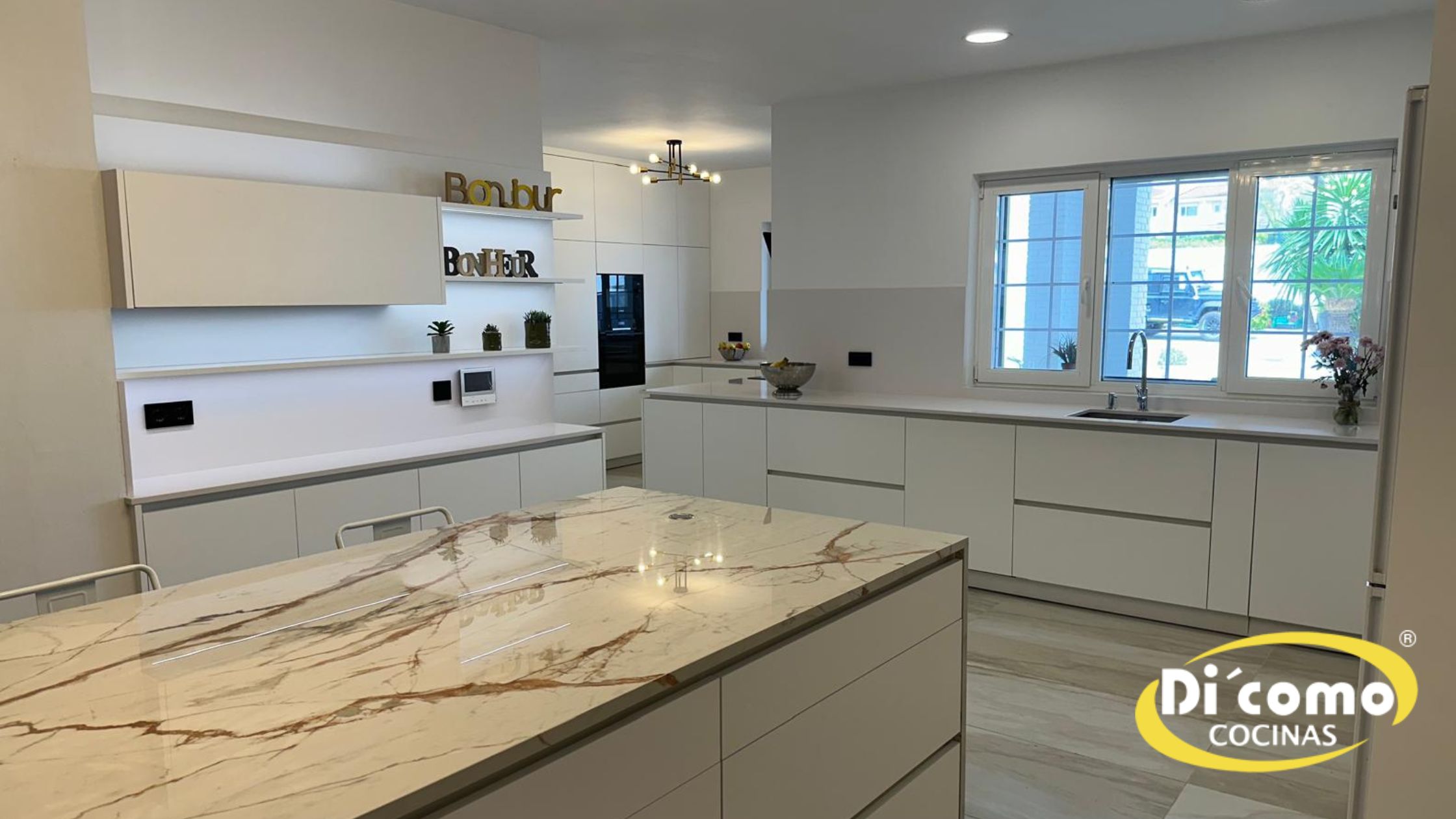 Descubre Nuestra Nueva Cocina Espectacular de Diseño