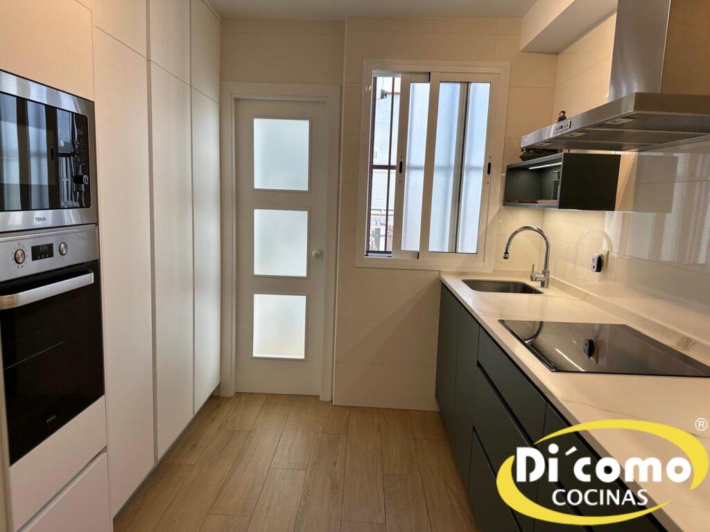 copia-de-whatsapp-image-2024-05-06-at-202238-4-1024x768 Cocinas en Tonos Oscuros o Claros: ¿Cuál es la Mejor Opción para Tu Hogar?