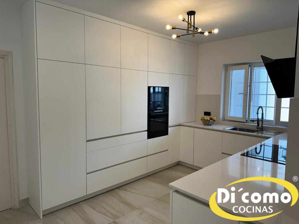 Cocinas en Tonos Oscuros o Claros: ¿Cuál es la Mejor Opción para Tu Hogar? Cocinas Sevilla copia-de-whatsapp-image-2024-05-06-at-202501-10-2-1024x768 Cocinas en Tonos Oscuros o Claros: ¿Cuál es la Mejor Opción para Tu Hogar?