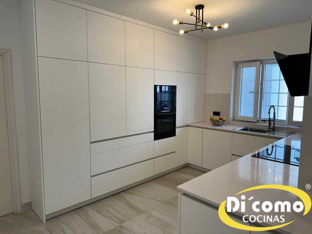 Cocinas en Tonos Oscuros o Claros: ¿Cuál es la Mejor Opción para Tu Hogar? Cocinas Sevilla copia-de-whatsapp-image-2024-05-06-at-202501-11-2-1024x768 Cocinas en Tonos Oscuros o Claros: ¿Cuál es la Mejor Opción para Tu Hogar?