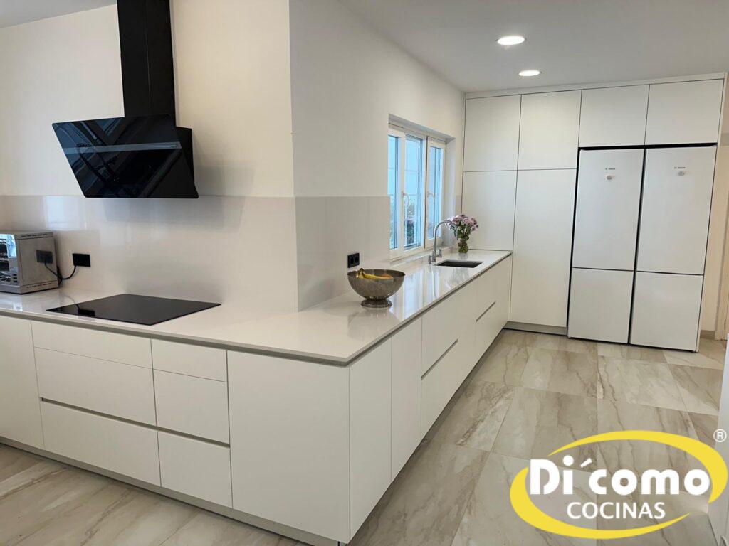 copia-de-whatsapp-image-2024-05-06-at-202501-5-2-1024x768 Cocinas en Tonos Oscuros o Claros: ¿Cuál es la Mejor Opción para Tu Hogar?