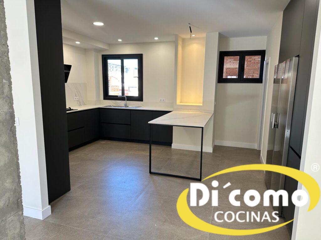 copia-de-whatsapp-image-2024-05-13-at-192443-2-1-1024x768 Cocinas en Tonos Oscuros o Claros: ¿Cuál es la Mejor Opción para Tu Hogar?