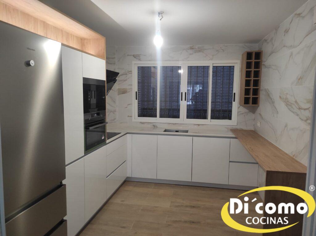 Di’Como Cocinas: Diseñamos la Cocina de Tus Sueños para Toda la Vida Cocinas Sevilla copia-de-whatsapp-image-2024-05-13-at-193316-3-1024x766 Di’Como Cocinas: Diseñamos la Cocina de Tus Sueños para Toda la Vida