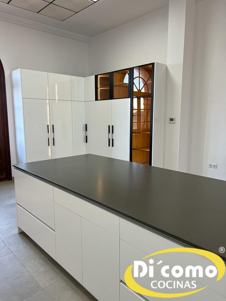 copia-de-whatsapp-image-2024-05-13-at-201827-3-1 Di’Como Cocinas: Diseñamos la Cocina de Tus Sueños para Toda la Vida