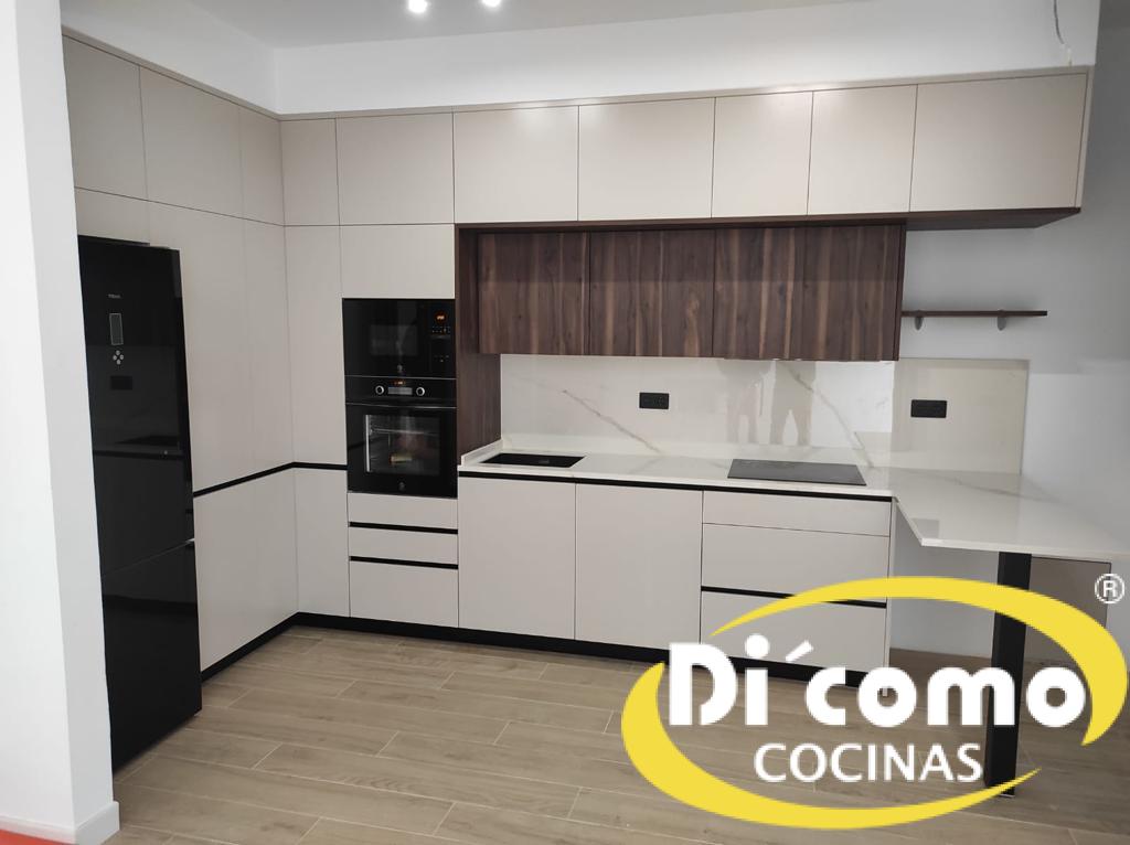 copia-de-whatsapp-image-2024-05-13-at-202116-3-1 Cocinas en Tonos Oscuros o Claros: ¿Cuál es la Mejor Opción para Tu Hogar?