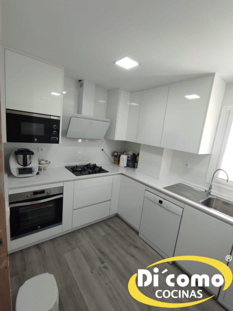 Di’Como Cocinas: Diseñamos la Cocina de Tus Sueños para Toda la Vida Cocinas Sevilla copia-de-whatsapp-image-2024-05-13-at-202443-1-1-768x1024 Di’Como Cocinas: Diseñamos la Cocina de Tus Sueños para Toda la Vida