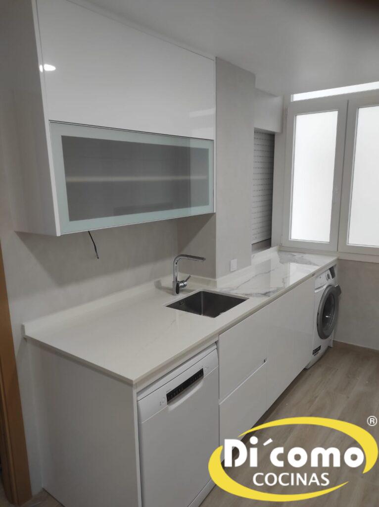 whatsapp-image-2024-05-13-at-202724-766x1024 Cocinas en Tonos Oscuros o Claros: ¿Cuál es la Mejor Opción para Tu Hogar?