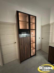 Descubre la Elegancia y Funcionalidad de la Nueva Cocina de Diseño de Di’Como Cocinas en Tonos de Madera Oscura Cocinas Sevilla Cocina-de-diseyo-en-tonos-de-madera-oscura-1-225x300 Descubre la Elegancia y Funcionalidad de la Nueva Cocina de Diseño de Di’Como Cocinas en Tonos de Madera Oscura