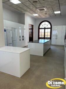 Descubre las Nuevas Cocinas de Di’Como: Estilo y Funcionalidad para Reunir a Tu Familia y Amigos Cocinas Sevilla Nuestros-ultimos-proyectos-cocinas-con-estilo-para-reunir-a-la-familia-y-amigos-7-225x300 Descubre las Nuevas Cocinas de Di’Como: Estilo y Funcionalidad para Reunir a Tu Familia y Amigos